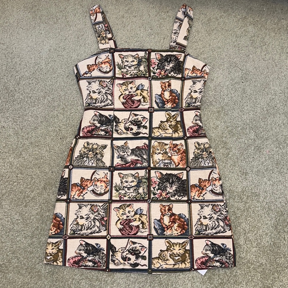 Adorable cat dress!